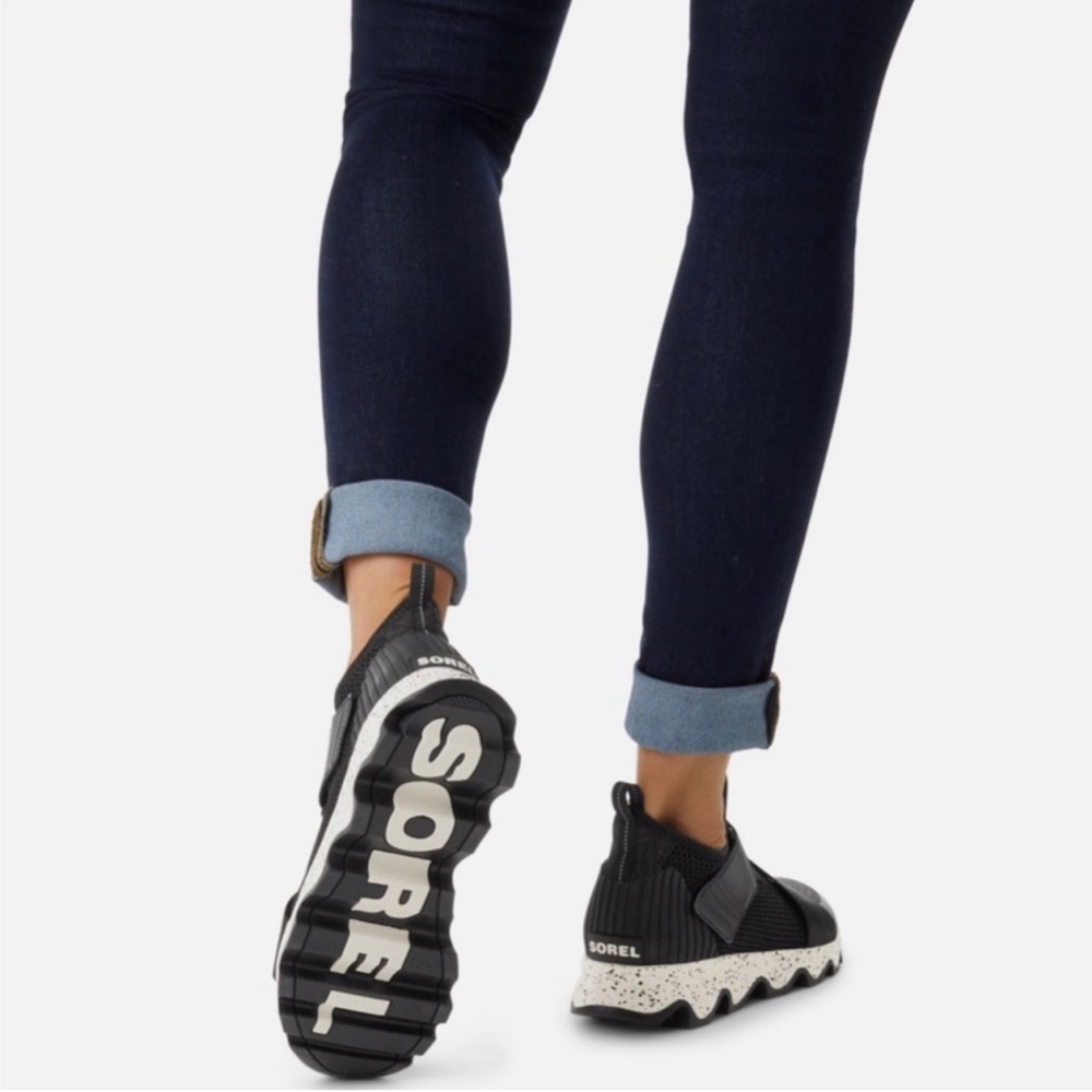 Stylish Women’s SOREL Kinetic Impact Lace Up Athletic Shoes - Size 5.5